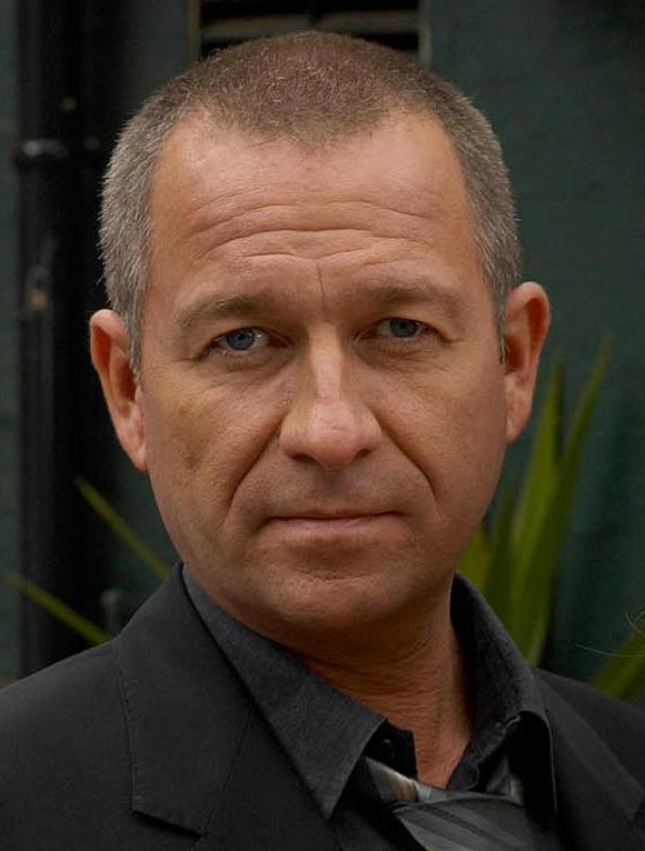 Sean Pertwee